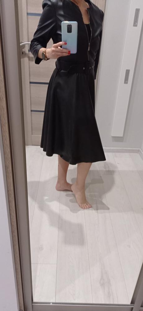 Koženkové šaty, 164