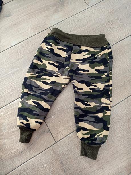 Oteplené tepláky, 80