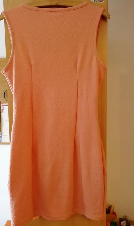 Oranžové šaty, s