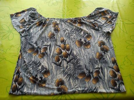 Tričko s krémovými kvetmi, xl