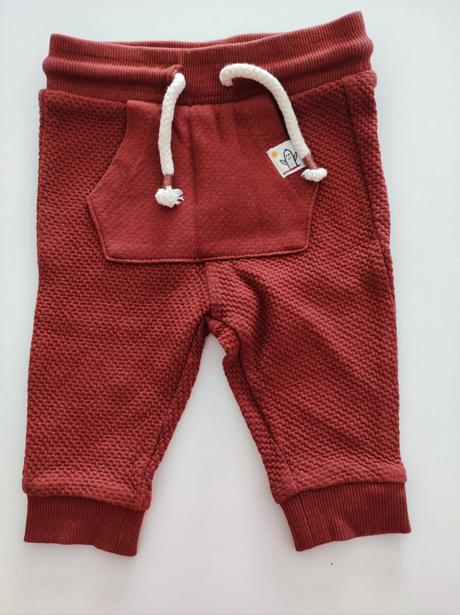 Teplaky, reserved,68