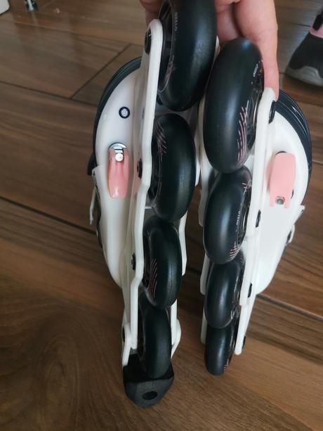 Cena spolu korčule 29-32 a chrániče 2xs, 30