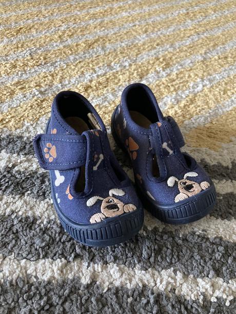 Papučky so psíkom, 21