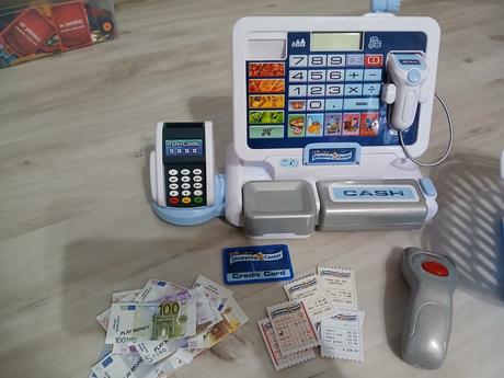 Klein pokladňa s platobným terminálom + obchod,