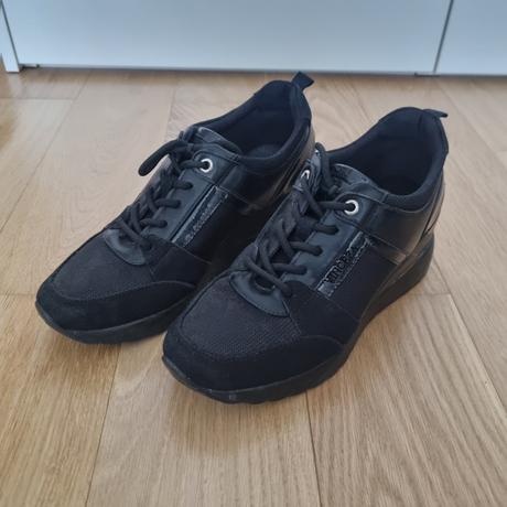 Dámske čierne tenisky, 38