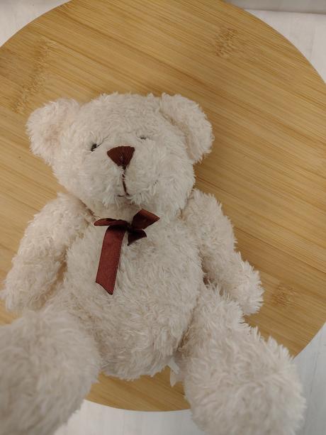 Plyšový biely medveď s hnedou mašlou, 19 cm, 