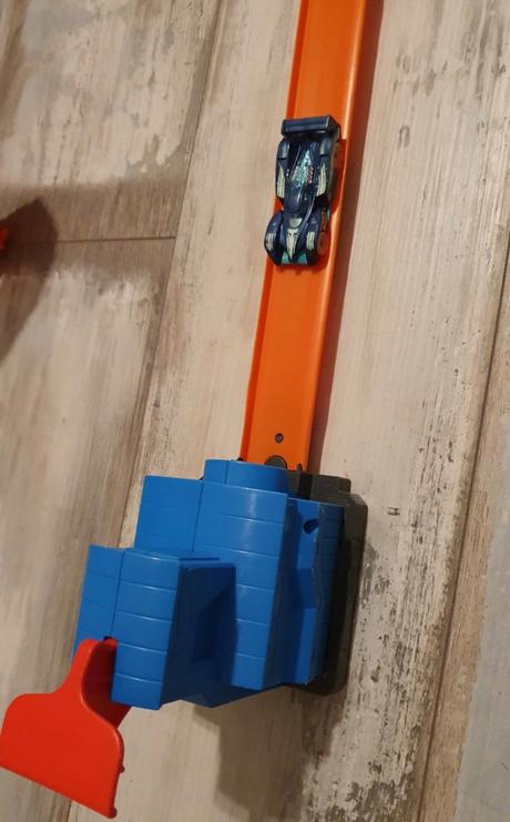 Hot wheels city zatoč s kobrou, 