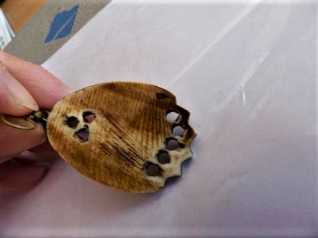 Prírodné kostené náušnice, 