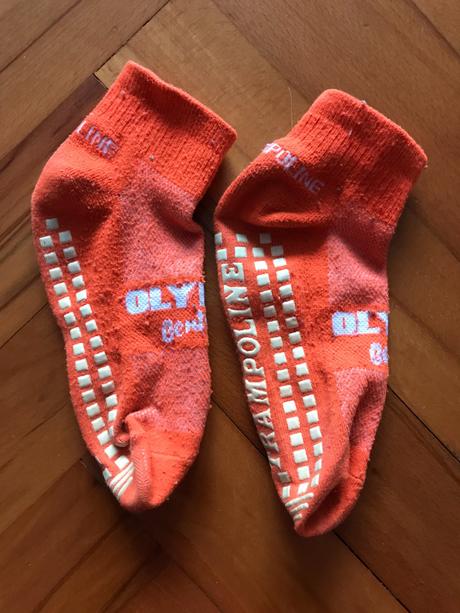 2 párky ponožiek na trampolínu, 37