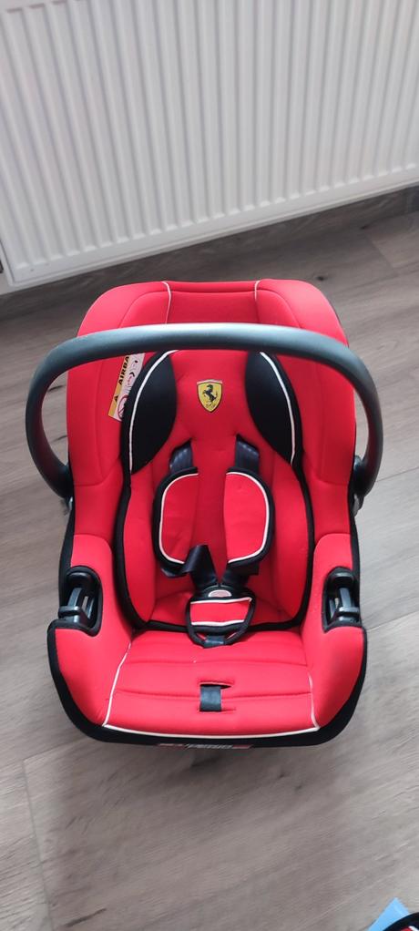 Vajíčko ferrari s príslušenstvom, ferrari