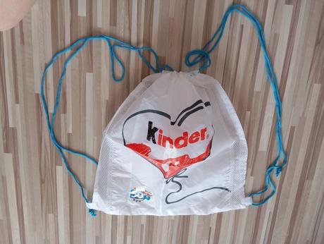 Kinder surprise vrecko na prezúvky batoh,