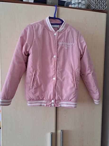 Ružová bombera, gate,146