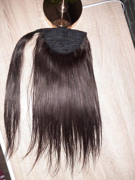 Pričesky cop s pravých ľudských vlasov.,