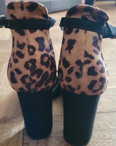 Sandale vel.36 na opatku, 36