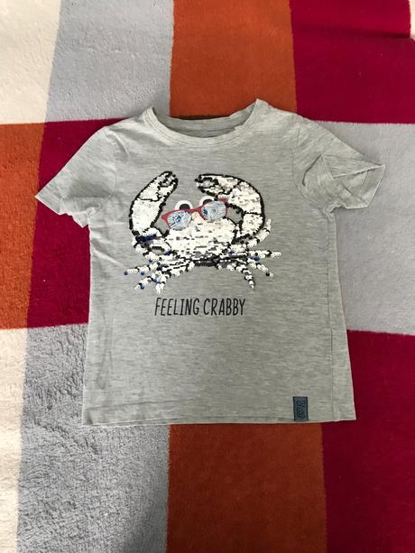 Tričko s meniacimi flitrami - zn. c&a, veľ. 116, c&a,116