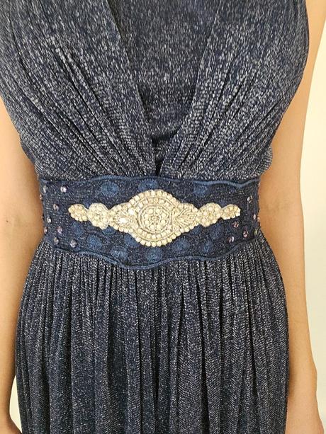 Tmavomodré spoločenské šaty, m