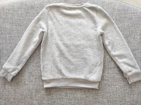 Predám huňatý sveter, 134