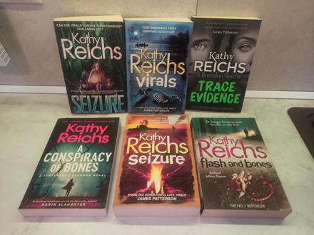 Kathy reichs v anglictine xs24, 