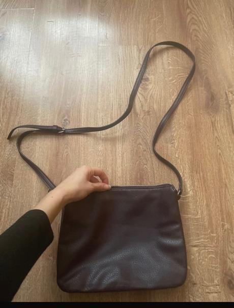 Krásna kabelka, c&a