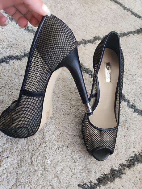 Krásne extravagantné lodičky guess, guess,38