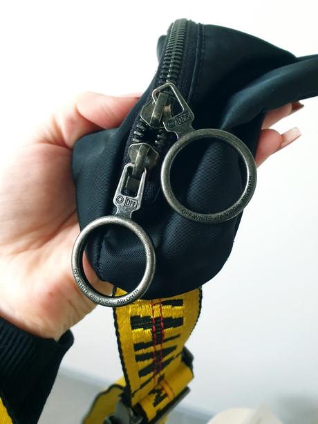 Off white ľadvinka, 