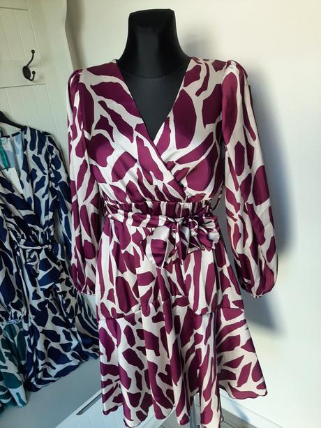 Elegantné dámske šaty, 36 - s