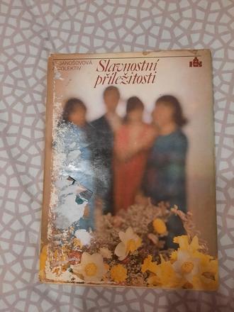 Z každého rožka troška,