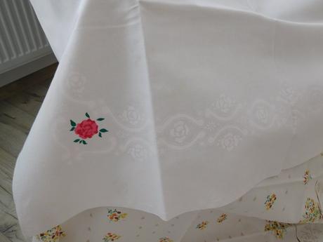 Biela bavlnený obrus ruža,, 