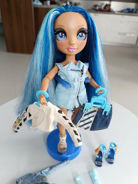 Mga rainbow high fashion skylar bradshaw,