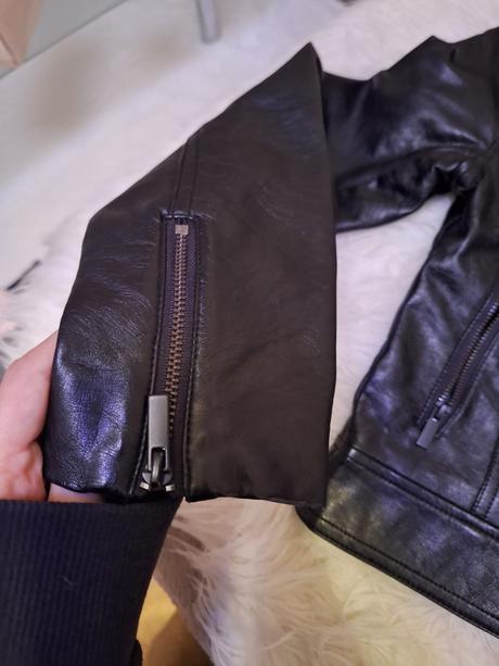 Koženková bunda, reserved,140