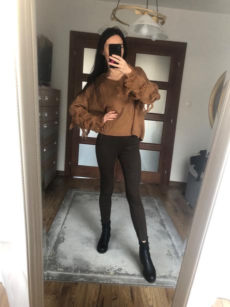 Hnedý strapcový sveter, xs