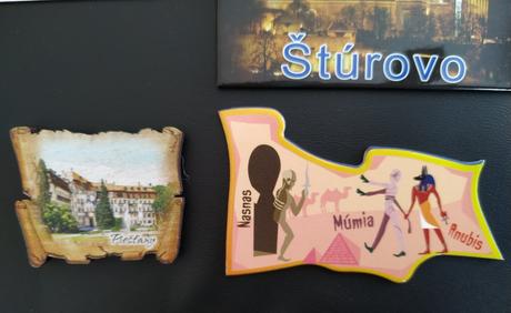 Dovolenkové dekoračné predmety, magnetky,