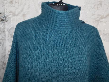 Kvalitne vlnene pončo, 