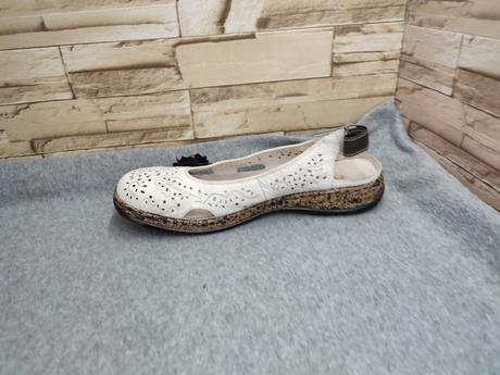 Rieker 42 - dámske dierkované kožené našuchovačky, rieker,42