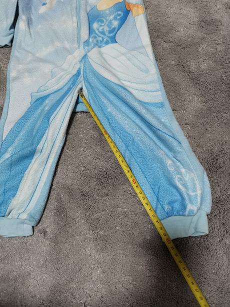 Popoluška overal, disney,86