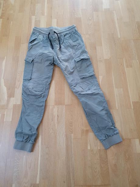 Kapsáčové nohavice, chapter young,176