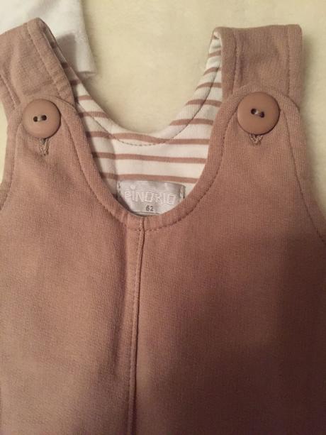 Suprava a nohavice, 62