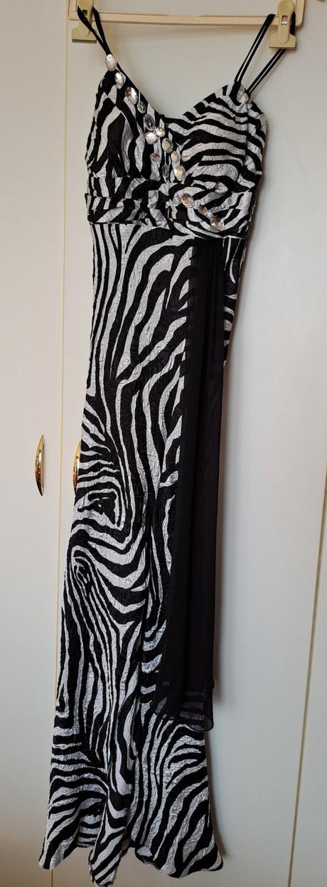 Spoločenské šaty, 36