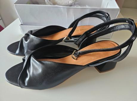 Kožené sandálky, 40