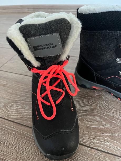 Mountain warehouse 33, 33