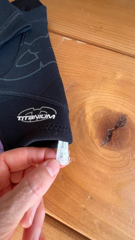 Krátky dievčenský neoprén 6-8r, 