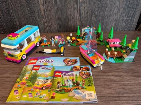 Lego friends dva sety 41681 a 41677, 