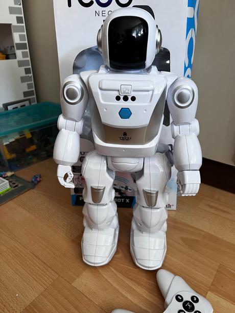 Robot na dialkove ovladanie, 