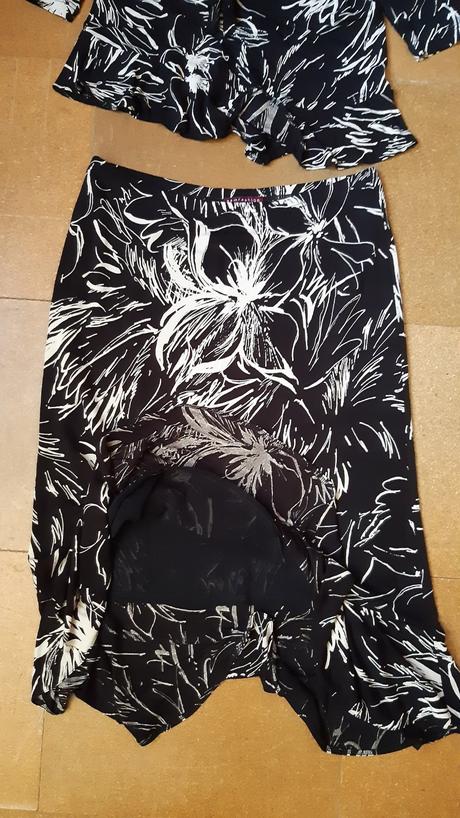 Letny suknovy komplet, 44