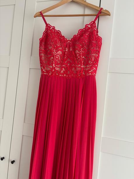 Spoločenské šaty, 36