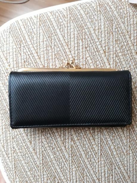 Penaženka čierno-ružová, 