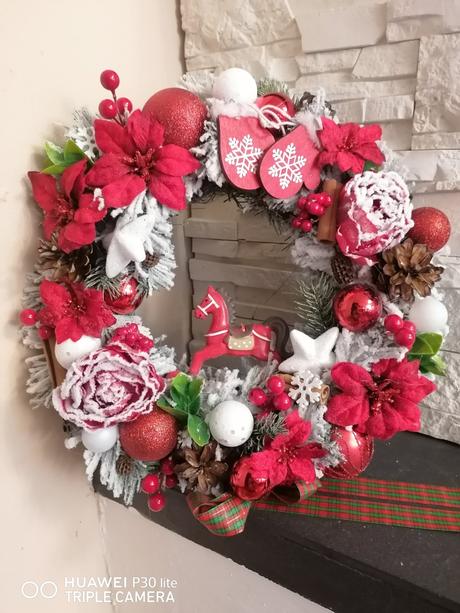 Zasnežený vianočny veniec 35cm, 