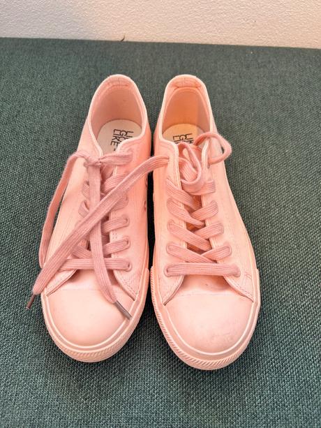 Nenosene tenisky, 38