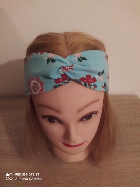 Elastická čelenka z úpletu,