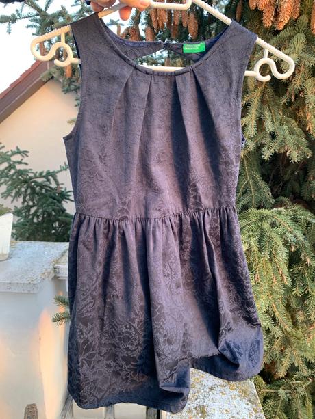 Zakarove saty, benetton,140